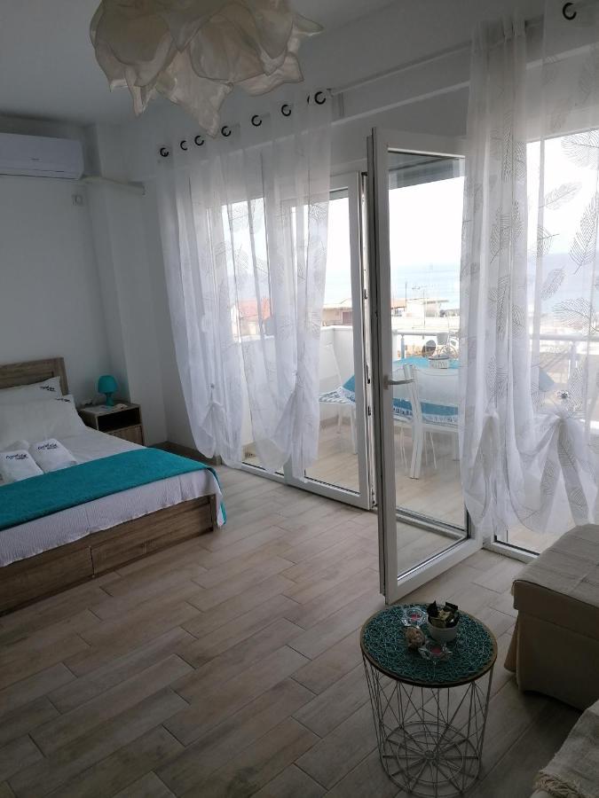 Crystal Blue Apartments Nea Kallikrateia 外观 照片