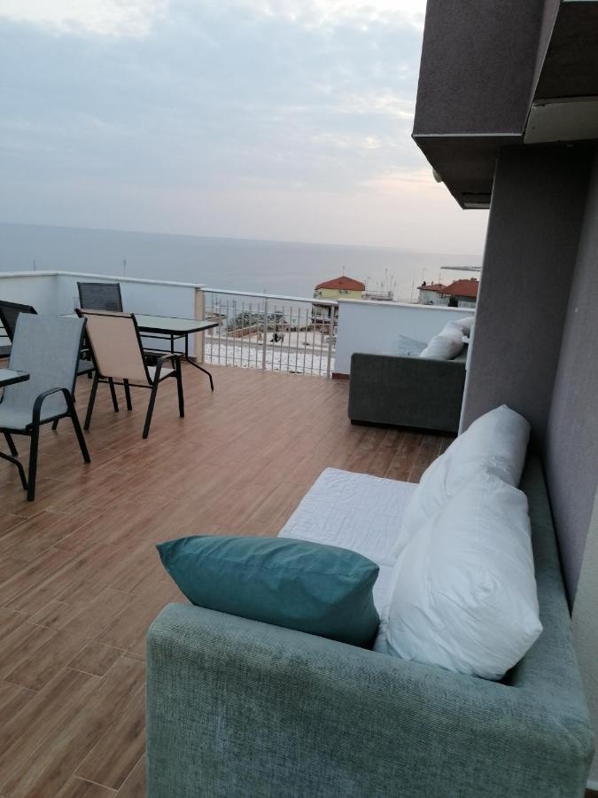 Crystal Blue Apartments Nea Kallikrateia 外观 照片