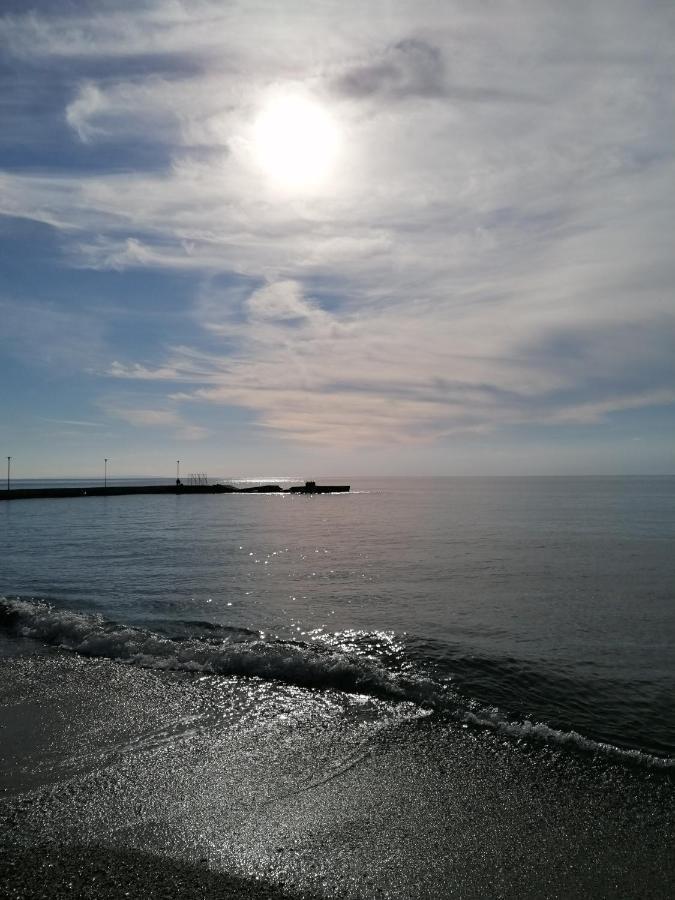 Crystal Blue Apartments Nea Kallikrateia 客房 照片