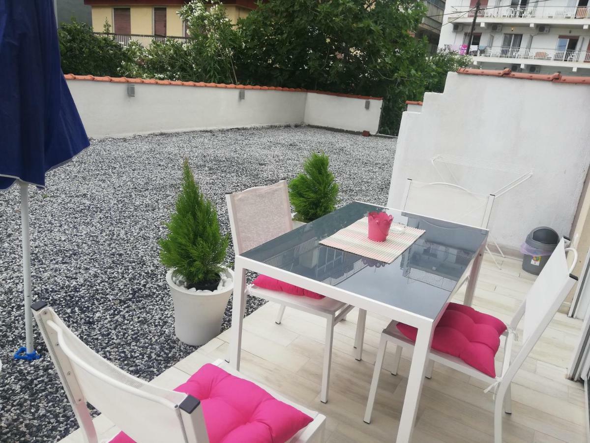 Crystal Blue Apartments Nea Kallikrateia 外观 照片